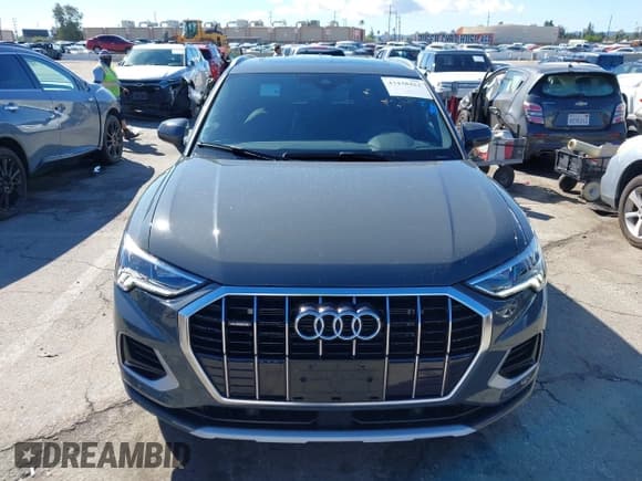 ✅ 2024 Audi Q3 Premium • VIN: WA1AUCF35R1106344 • Lot: 43438422. Wystawiony na IAAI z przebiegiem 12 267 mil. Bezpłatny archiwum sprzedaży aukcyjnych z USA i szczegółowy raport historii pojazdu na DreamBid. Zdjęcie 6.