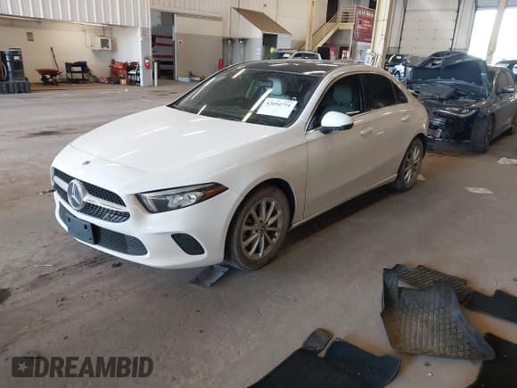 ✅ 2021 Mercedes-Benz A 220 • VIN: W1K3G4EB7MJ301221 • Lot: 42094771. Wystawiony na IAAI z przebiegiem 55 727 mil. Bezpłatny archiwum sprzedaży aukcyjnych z USA i szczegółowy raport historii pojazdu na DreamBid. Zdjęcie 18.