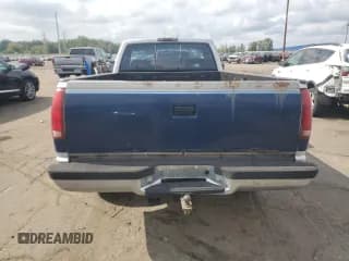 ✅ 1994 Chevrolet Silverado 2500 • VIN: 1GCFC24K9RE160693 • Lot: 81641125. Wystawiony na Copart z przebiegiem 185 032 mil. Bezpłatny archiwum sprzedaży aukcyjnych z USA i szczegółowy raport historii pojazdu na DreamBid. Zdjęcie 6.