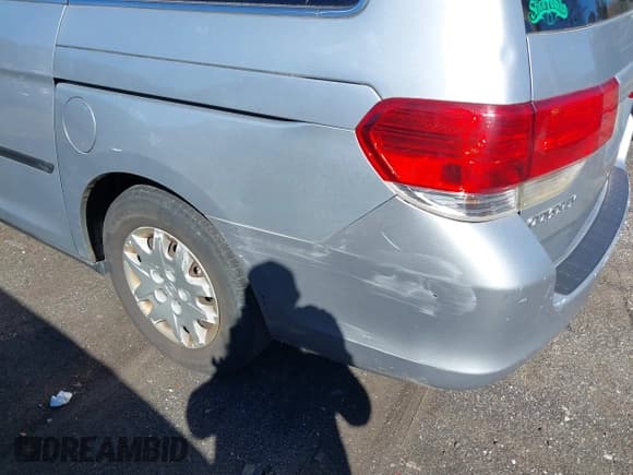 ✅ 2010 Honda Odyssey LX • VIN: 5FNRL3H23AB015696 • Lot: 43404697. Listed on IAAI with 195,124 mi. Free auction sales archive from the USA and detailed vehicle history report at DreamBid. Image 6.