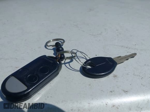 ✅ 1996 Nissan Maxima GXE • VIN: JN1CA21D6TT183479 • Лот: 42374066. Опубликован ранее на IAAI с пробегом 194 346 миль. Бесплатный доступ к архиву аукционных продаж из США и подробный отчёт об истории автомобиля на DreamBid. Изображение 11.