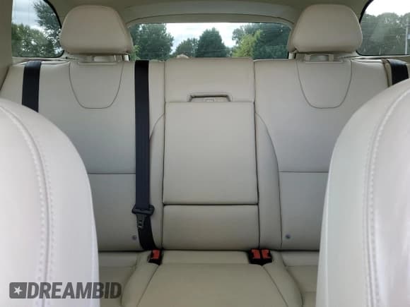 ✅ 2015 Volvo XC60 T6 Drive-E • VIN: YV449MDK6F2687134 • Lot: 90678325. Listed on Copart with 158,869 mi. Free auction sales archive from the USA and detailed vehicle history report at DreamBid. Image 10.