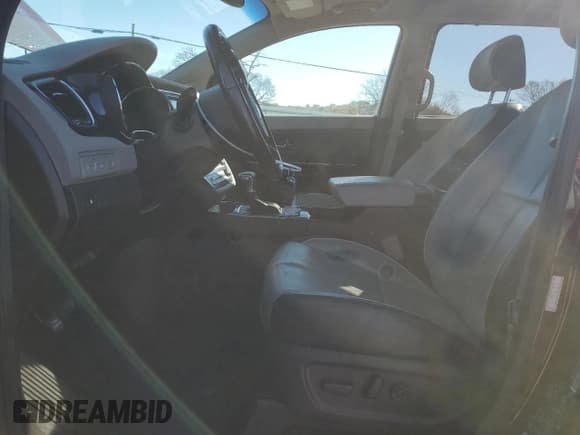 ✅ 2018 Kia Sedona SX-L • VIN: KNDME5C16J6389102 • Lot: 91436945. Wystawiony na Copart z przebiegiem 105 615 mil. Bezpłatny archiwum sprzedaży aukcyjnych z USA i szczegółowy raport historii pojazdu na DreamBid. Zdjęcie 7.