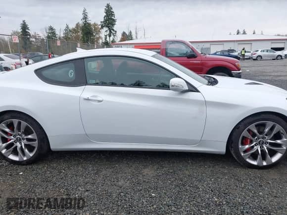 2015 Hyundai Genesis Coupe Ultimate с VIN KMHHU6KJ4FU124995, выставлен на аукционе IAAI как лот 43566907 с пробегом 42 772 миль миль и . История ставок и продаж доступна на DreamBid. Изображение 13.