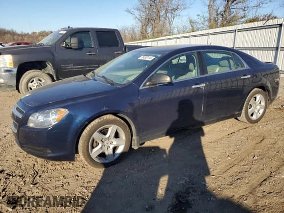 ✅ 2011 Chevrolet Malibu 1LS • VIN: 1G1ZB5E18BF125837 • Лот: 79450114. Опубликован ранее на Copart с пробегом 84 879 миль. Бесплатный доступ к архиву аукционных продаж из США и подробный отчёт об истории автомобиля на DreamBid. Изображение 1.