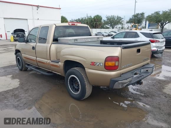 ✅ 2000 Chevrolet Silverado 1500 LS • VIN: 2GCEK19V8Y1310899 • Лот: 43646953. Опубликован ранее на IAAI с пробегом 232 861 миль. Бесплатный доступ к архиву аукционных продаж из США и подробный отчёт об истории автомобиля на DreamBid. Изображение 3.