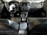 ✅ 2012 Volkswagen Tiguan SE • VIN: WVGBV7AX3CW079482 • Lot: 47383095. Listed on Copart with 144,877 mi. Free auction sales archive from the USA and detailed vehicle history report at DreamBid. Image 8.