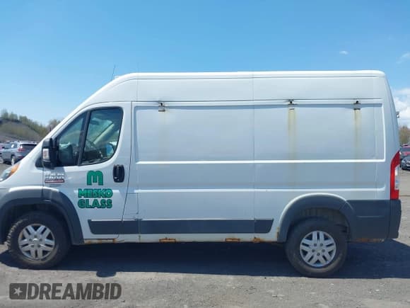 ✅ 2014 Ram ProMaster Cargo • VIN: 3C6TRVCG0EE102123 • Lot: 42126168. Listed on IAAI with 202,215 mi. Free auction sales archive from the USA and detailed vehicle history report at DreamBid. Image 14.
