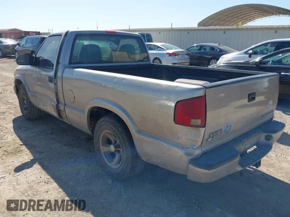 ✅ 2000 Chevrolet S-10 LS • VIN: 1GCCS14W2YK197779 • Лот: 41979310. Опубликован ранее на IAAI с пробегом 154 000 миль. Бесплатный доступ к архиву аукционных продаж из США и подробный отчёт об истории автомобиля на DreamBid. Изображение 3.