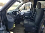 ✅ 2015 Ford Transit Cargo • VIN: 1FTNE1CM9FKA51425 • Lot: 70039184. Wystawiony na Copart z przebiegiem 146 782 mil. Bezpłatny archiwum sprzedaży aukcyjnych z USA i szczegółowy raport historii pojazdu na DreamBid. Zdjęcie 7.