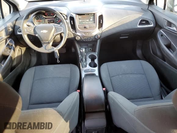 ✅ 2018 Chevrolet Cruze LT • VIN: 1G1BE5SM6J7198950 • Лот: 92197095. Опубликован ранее на Copart с пробегом 104 998 миль. Бесплатный доступ к архиву аукционных продаж из США и подробный отчёт об истории автомобиля на DreamBid. Изображение 8.