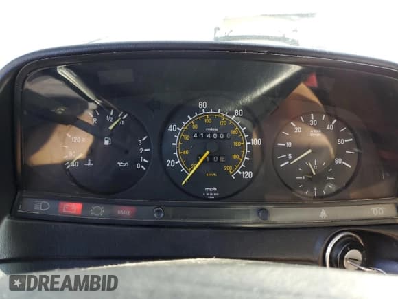 ✅ 1984 Mercedes-Benz 300 D • VIN: WDBAB33A1EA106820 • Lot: 84257695. Listed on Copart with 414,000 mi. Free auction sales archive from the USA and detailed vehicle history report at DreamBid. Image 9.