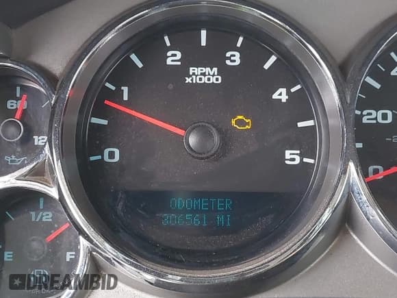 ✅ 2009 Chevrolet Silverado 2500HD • VIN: 1GCHK49699E105437 • Лот: 41264462. Опубликован ранее на IAAI с пробегом 306 561 миль. Бесплатный доступ к архиву аукционных продаж из США и подробный отчёт об истории автомобиля на DreamBid. Изображение 15.