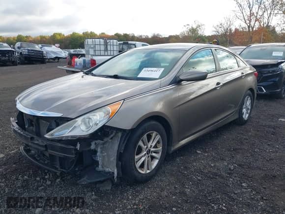 2014 Hyundai Sonata GLS with VIN 5NPEB4AC1EH914722, listed as a IAAI auction lot 43496417 with 169,829 mi miles and . Bid and sale history available at DreamBid. Image 17.