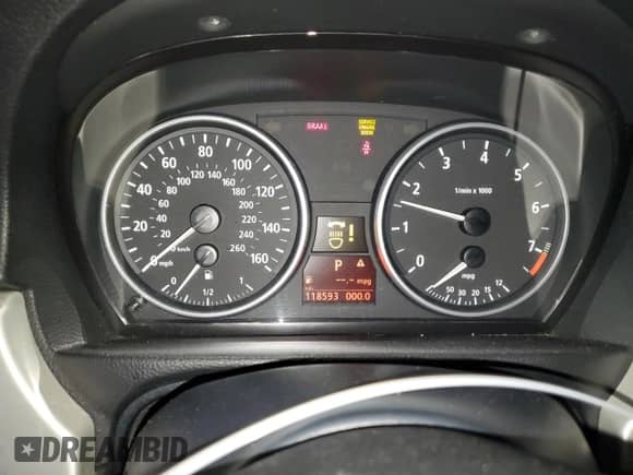 2006 BMW 3 Series 325i with VIN WBAVB13546K000803, listed as a Copart auction lot 85594825 with 118,593 mi miles and Clean title. Bid and sale history available at DreamBid. Image 9.