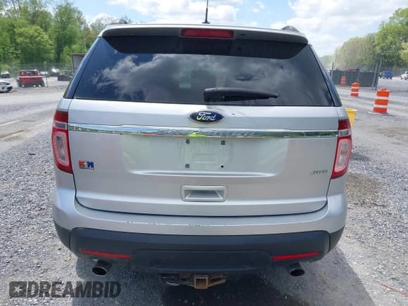 ✅ 2014 Ford Explorer • VIN: 1FM5K8B8XEGC44007 • Lot: 42233011. Wystawiony na IAAI z przebiegiem 167 877 mil. Bezpłatny archiwum sprzedaży aukcyjnych z USA i szczegółowy raport historii pojazdu na DreamBid. Zdjęcie 16.