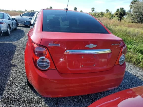 2015 Chevrolet Sonic LT z VIN 1G1JC5SH3F4174229, wystawiony jako Copart lot #74261884 z przebiegiem 158 230 mil mil oraz Szkoda całkowita • Salvage title. Historia ofert i sprzedaży dostępna na DreamBid. Obrazek 6.