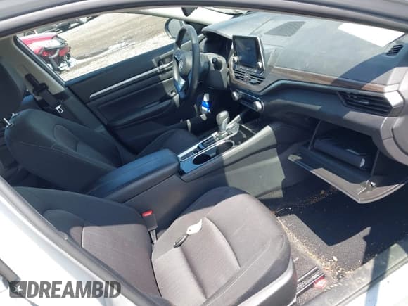 ✅ 2023 Nissan Altima SV • VIN: 1N4BL4DW6PN380079 • Lot: 42592040. Wystawiony na IAAI z przebiegiem 21 579 mil. Bezpłatny archiwum sprzedaży aukcyjnych z USA i szczegółowy raport historii pojazdu na DreamBid. Zdjęcie 5.