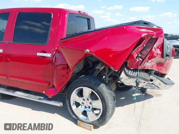 ✅ 2006 Nissan Titan SE • VIN: 1N6BA07A46N509974 • Lot: 42947472. Wystawiony na IAAI z przebiegiem 240 382 mil. Bezpłatny archiwum sprzedaży aukcyjnych z USA i szczegółowy raport historii pojazdu na DreamBid. Zdjęcie 17.