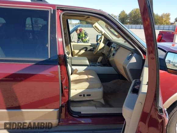 ✅ 2013 Ford Expedition Max XLT • VIN: 1FMJK1H59DEF16561 • Lot: 43611898. Listed on IAAI with 137,021 mi. Free auction sales archive from the USA and detailed vehicle history report at DreamBid. Image 5.