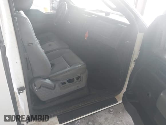 ✅ 2013 Ford F-150 XL • VIN: 1FTFX1CFXDKE21083 • Lot: 41395847. Listed on IAAI with 245,661 mi. Free auction sales archive from the USA and detailed vehicle history report at DreamBid. Image 5.