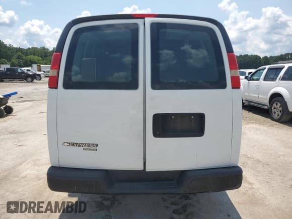 ✅ 2014 Chevrolet Express Cargo • VIN: 1GCSGAFX1E1106537 • Lot: 67952795. Wystawiony na Copart z przebiegiem 198 464 mil. Bezpłatny archiwum sprzedaży aukcyjnych z USA i szczegółowy raport historii pojazdu na DreamBid. Zdjęcie 6.