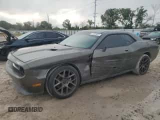 2010 Dodge Challenger SE z VIN 2B3CJ4DV7AH199490, wystawiony jako Copart lot #71583834 z przebiegiem 90 755 mil mil oraz Nie do naprawy • Non repairable. Historia ofert i sprzedaży dostępna na DreamBid. Obrazek 1.