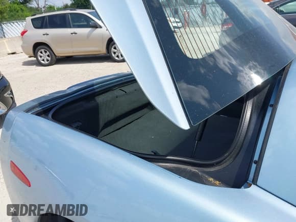 ✅ 2012 Chevrolet Corvette 1LT • VIN: 1G1YE2DW5C5102943 • Lot: 42629221. Listed on IAAI with 66,979 mi. Free auction sales archive from the USA and detailed vehicle history report at DreamBid. Image 8.