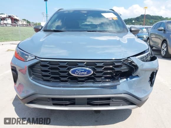 ✅ 2025 Ford Escape ST-Line • VIN: 1FMCU9MN7SUA29000 • Лот: 42968240. Опубликован ранее на IAAI с пробегом 8 788 миль. Бесплатный доступ к архиву аукционных продаж из США и подробный отчёт об истории автомобиля на DreamBid. Изображение 6.