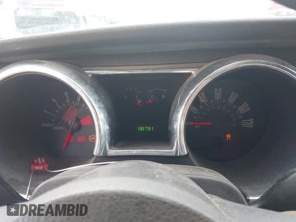 ✅ 2005 Ford Mustang Deluxe • VIN: 1ZVFT84N255191482 • Лот: 42749914. Опубликован ранее на IAAI с пробегом 132 731 миль. Бесплатный доступ к архиву аукционных продаж из США и подробный отчёт об истории автомобиля на DreamBid. Изображение 7.