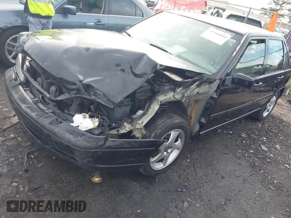 ✅ 1998 Volvo S70 T5 • VIN: YV1LS5371W1488787 • Lot: 41466894. Listed on IAAI with 312,048 mi. Free auction sales archive from the USA and detailed vehicle history report at DreamBid. Image 16.