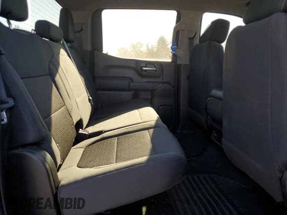 ✅ 2020 Chevrolet Silverado 1500 Custom • VIN: 1GCUYBEF1LZ260720 • Lot: 73553114. Wystawiony na Copart z przebiegiem 179 907 mil. Bezpłatny archiwum sprzedaży aukcyjnych z USA i szczegółowy raport historii pojazdu na DreamBid. Zdjęcie 10.