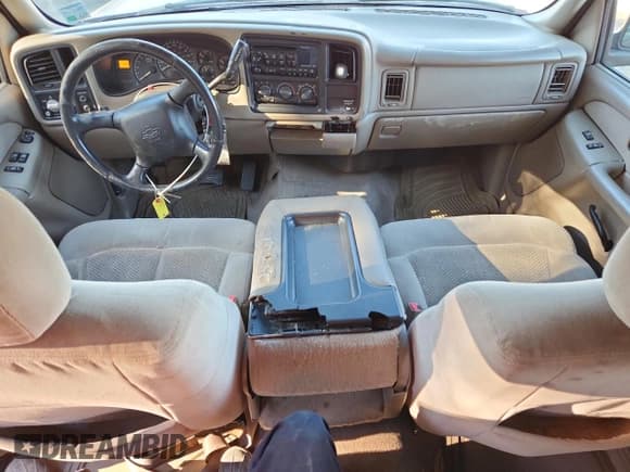 ✅ 2002 Chevrolet Silverado 1500 LS • VIN: 2GCEC19T121421555 • Lot: 90472195. Listed on Copart with 304,847 mi. Free auction sales archive from the USA and detailed vehicle history report at DreamBid. Image 8.