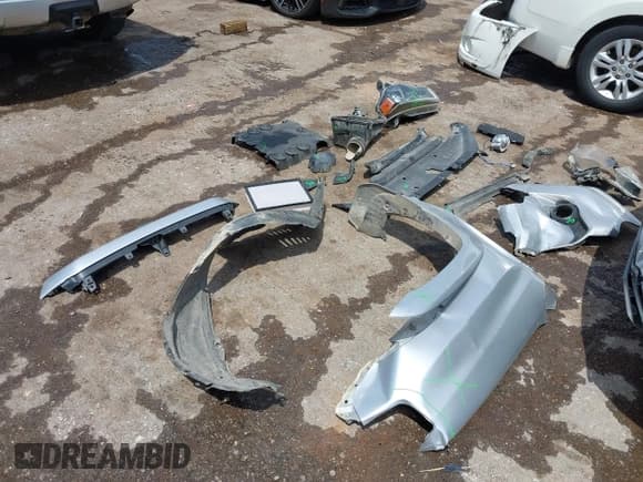 ✅ 2016 Toyota 4Runner Limited • VIN: JTEBU5JR4G5390455 • Lot: 42963156. Wystawiony na IAAI z przebiegiem 172 679 mil. Bezpłatny archiwum sprzedaży aukcyjnych z USA i szczegółowy raport historii pojazdu na DreamBid. Zdjęcie 20.