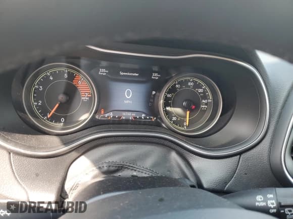 ✅ 2023 Jeep Cherokee Trailhawk • VIN: 1C4PJMBN0PD106916 • Lot: 61921595. Wystawiony na Copart z przebiegiem 16 768 mil. Bezpłatny archiwum sprzedaży aukcyjnych z USA i szczegółowy raport historii pojazdu na DreamBid. Zdjęcie 9.