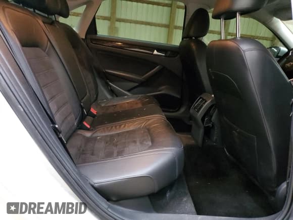 ✅ 2015 Volkswagen Passat SEL Premium • VIN: 1VWCV7A30FC076452 • Lot: 89808675. Listed on Copart with 196,129 mi. Free auction sales archive from the USA and detailed vehicle history report at DreamBid. Image 10.