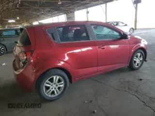 ✅ 2012 Chevrolet Sonic LT • VIN: 1G1JD6SH1C4170016 • Лот: 77184494. Размещён на Copart с пробегом 127 311 миль миль. Получите бесплатный доступ к архиву аукционных продаж из США и посмотрите подробный отчёт об истории автомобиля на DreamBid. Изображение 3.