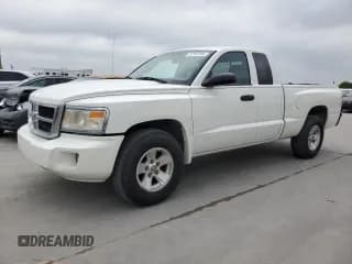 ✅ 2008 Dodge Dakota SLT • VIN: 1D7HE42K88S638304 • Lot: 51587294. Wystawiony na Copart z przebiegiem 120 295 mil. Bezpłatny archiwum sprzedaży aukcyjnych z USA i szczegółowy raport historii pojazdu na DreamBid. Zdjęcie 1.