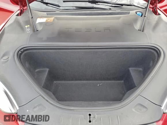 ✅ 2018 Tesla Model S 75D • VIN: 5YJSA1E40JF259792 • Lot: 95349355. Wystawiony na Copart z przebiegiem 116 966 mil. Bezpłatny archiwum sprzedaży aukcyjnych z USA i szczegółowy raport historii pojazdu na DreamBid. Zdjęcie 11.