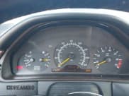 ✅ 1998 Mercedes-Benz E • VIN: WDBJF70F5WA613023 • Лот: 41835969. Опубликован ранее на IAAI с пробегом 194 196 миль. Бесплатный доступ к архиву аукционных продаж из США и подробный отчёт об истории автомобиля на DreamBid. Изображение 7.