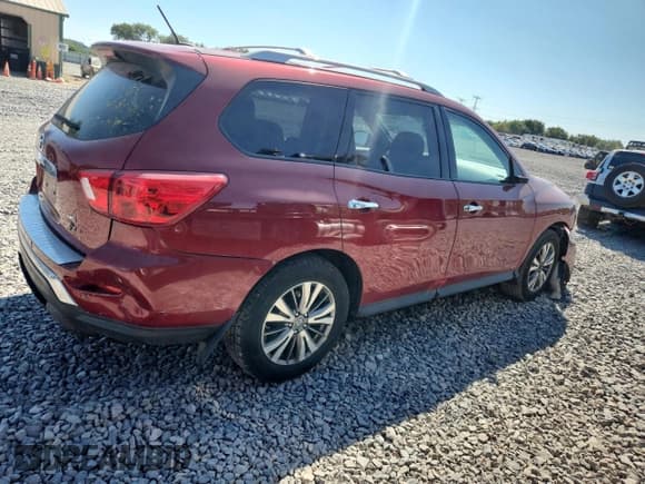 ✅ 2018 Nissan Pathfinder SL • VIN: 5N1DR2MM6JC661785 • Лот: 71868725. Опубликован ранее на Copart с пробегом 136 249 миль. Бесплатный доступ к архиву аукционных продаж из США и подробный отчёт об истории автомобиля на DreamBid. Изображение 3.