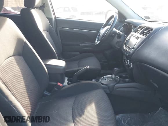 ✅ 2017 Mitsubishi Outlander SE • VIN: JA4AR3AW6HZ016770 • Lot: 41875359. Listed on IAAI with 104,637 mi. Free auction sales archive from the USA and detailed vehicle history report at DreamBid. Image 5.