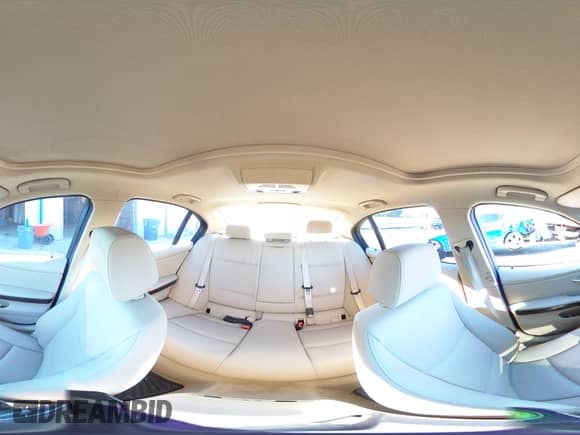 2011 BMW 3 Series 335i xDrive с VIN WBAPL5C54BA982586, выставлен на аукционе Copart как лот 85827335 с пробегом 58 864 миль миль и Списание • Salvage title. История ставок и продаж доступна на DreamBid. Изображение 14.