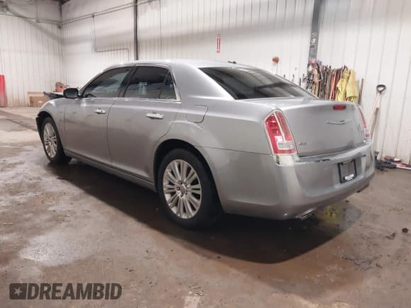 ✅ 2014 Chrysler 300 C • VIN: 2C3CCAKT0EH128635 • Lot: 42318965. Wystawiony na IAAI z przebiegiem 166 731 mil. Bezpłatny archiwum sprzedaży aukcyjnych z USA i szczegółowy raport historii pojazdu na DreamBid. Zdjęcie 3.