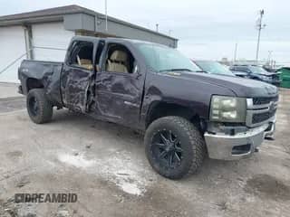 2009 Chevrolet Silverado 2500HD LTZ with VIN 1GCHK63609F103798, listed as a IAAI auction lot 43474275 with 243,330 mi miles and . Bid and sale history available at DreamBid. Image 1.
