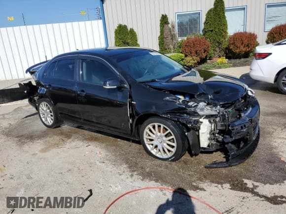 ✅ 2008 Volkswagen Jetta Wolfsburg Edition • VIN: 3VWRJ71K68M129699 • Lot: 52111885. Wystawiony na Copart z przebiegiem 202 988 mil. Bezpłatny archiwum sprzedaży aukcyjnych z USA i szczegółowy raport historii pojazdu na DreamBid. Zdjęcie 4.