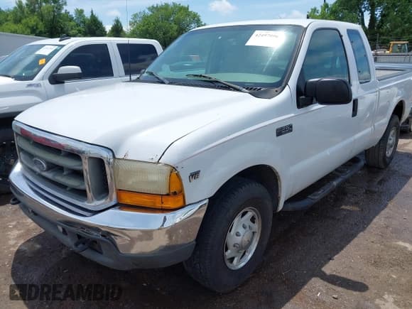 ✅ 2000 Ford F-250 XL • VIN: 3FTNX20L3YMA59818 • Lot: 42497096. Listed on IAAI with 204,187 mi. Free auction sales archive from the USA and detailed vehicle history report at DreamBid. Image 2.