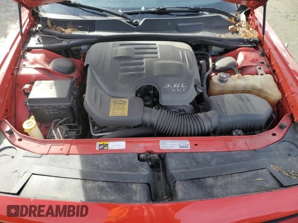 ✅ 2014 Dodge Challenger SXT Plus • VIN: 2C3CDYAG6EH110943 • Lot: 85097314. Wystawiony na Copart z przebiegiem 71 764 mil. Bezpłatny archiwum sprzedaży aukcyjnych z USA i szczegółowy raport historii pojazdu na DreamBid. Zdjęcie 11.