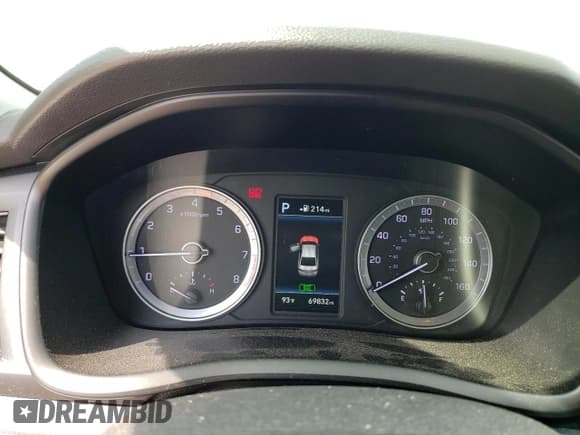 ✅ 2018 Hyundai Sonata Limited • VIN: 5NPE34AF6JH629905 • Lot: 46426433. Listed on Copart with 69,832 mi. Free auction sales archive from the USA and detailed vehicle history report at DreamBid. Image 9.