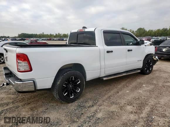 2023 Ram 1500 Big Horn z VIN 1C6RREMTXPN516403, wystawiony jako Copart lot #90931355 z przebiegiem 66 731 mil mil oraz Szkoda całkowita • Salvage title. Historia ofert i sprzedaży dostępna na DreamBid. Obrazek 3.